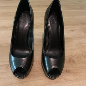 Guess Honora pump